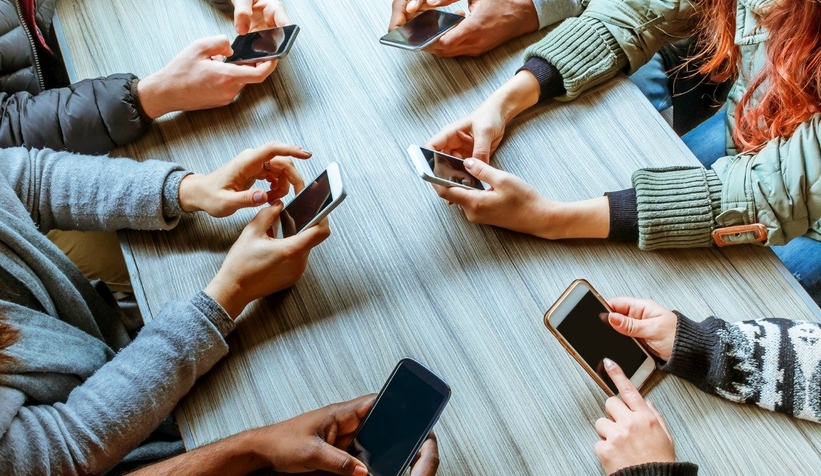 Yoğun sosyal medya kullanımı depresyonu tetikliyor