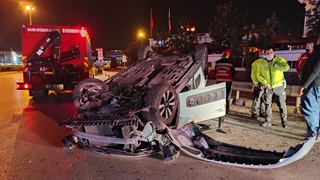 Yokuş inerken hızını alamadı, takla attı