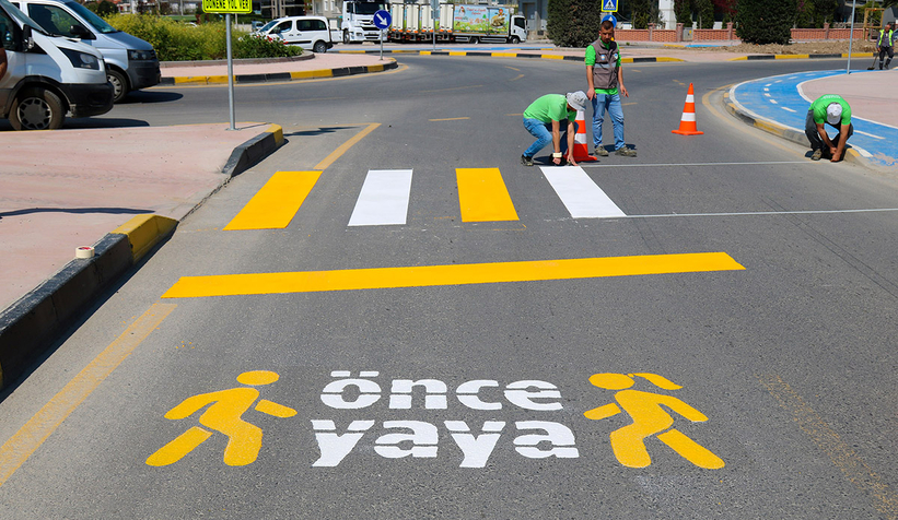 Yol çizgi ve boyama çalışmaları başladı