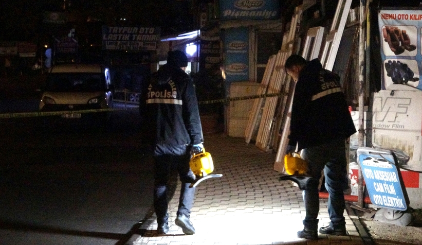 Yol kenarında bıçaklanmış halde bulunan şahıs öldü