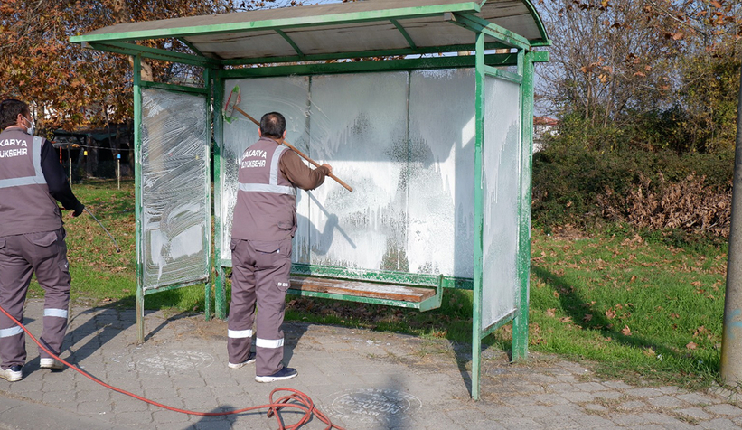 Yolcu durakları temizlendi