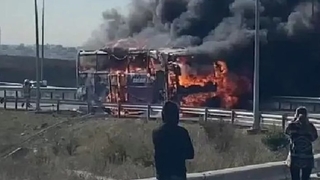 Yolcu otobüsü alev alev yandı