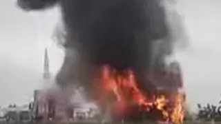 Yolcu otobüsü alev alev yandı