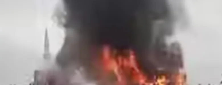 Yolcu otobüsü alev alev yandı