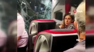 Yolcular dehşeti yaşadı, o anları otobüsün içinde kaydettiler