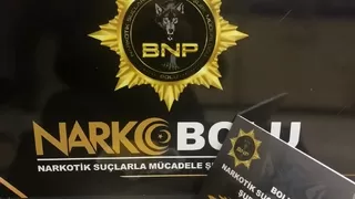 Yolcunun çantasından uyuşturucu çıktı