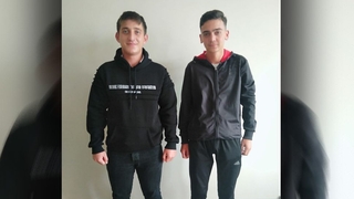 Yolda buldukları 40 bin liralık dövizi sahibine teslim ettiler