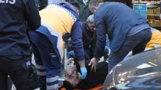 Yolda yürüyen iki arkadaşı bıçaklayıp kayıplara karıştı