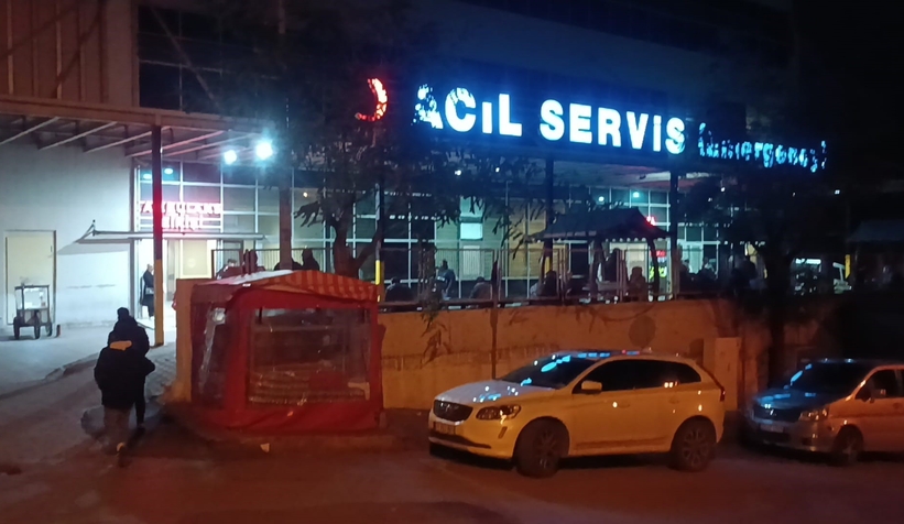 Yolda yürüyen kadın yorgun mermiyle yaralandı