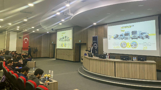 Yöneticiler ve öğrenciler Otomotiv Zirvesi’nde buluştu