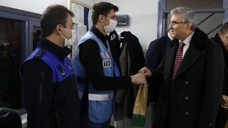 Yüce, Kandil gecesi görev başındaki personeli ziyaret etti