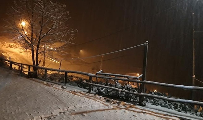 Yüksek kesimlerde kar yağışı başladı