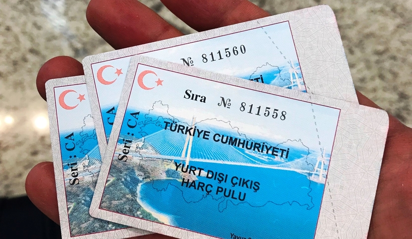 Yurt Dışı Çıkış Harcı 1000 TL Oldu! Resmî Gazete’de Yayımlandı