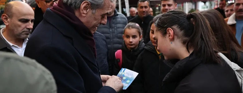 Yusuf Alemdar iftar öncesi Geyve’de vatandaşla kucaklaştı