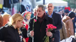 Yusuf Alemdar’a Çarşamba Pazarı’nda yoğun ilgi