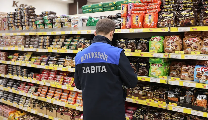 Zabıta ekipleri asgari ücret zammı sonrası marketleri tek tek incelediler
