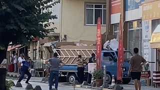 Zabıta ile karton toplayıcıları arasında kavga kamerada