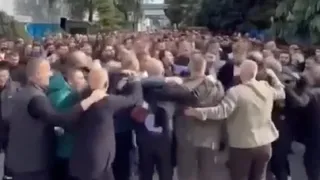 Zam teklifini beğenmeyen Goodyear işçileri eyleme devam ediyor