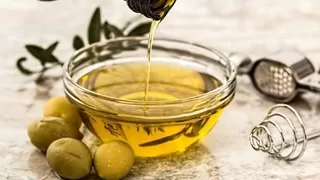 Zeytinyağını cilde sürmenin mucizeleri